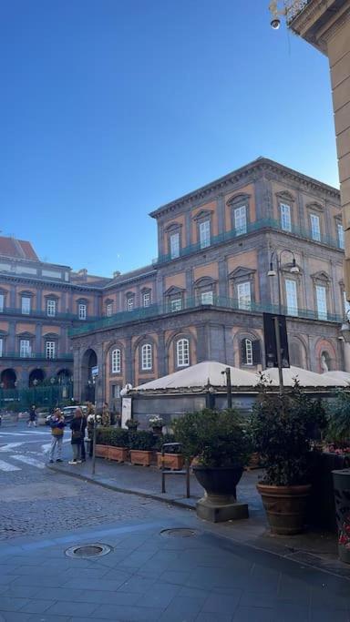 Re Gallo Luxury Apartment Plebiscito In Via Chiaia Napoli Bagian luar foto