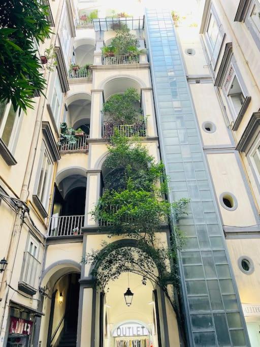 Re Gallo Luxury Apartment Plebiscito In Via Chiaia Napoli Bagian luar foto