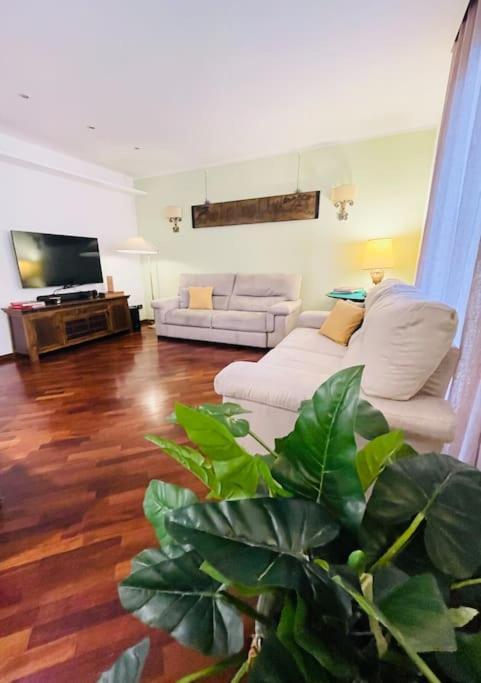 Re Gallo Luxury Apartment Plebiscito In Via Chiaia Napoli Bagian luar foto