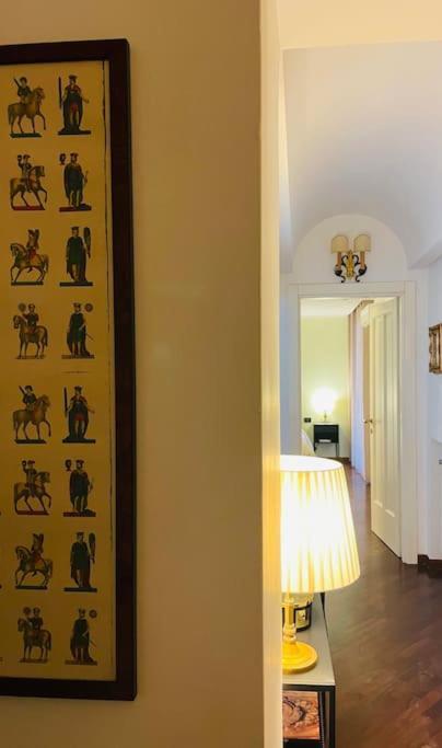 Re Gallo Luxury Apartment Plebiscito In Via Chiaia Napoli Bagian luar foto