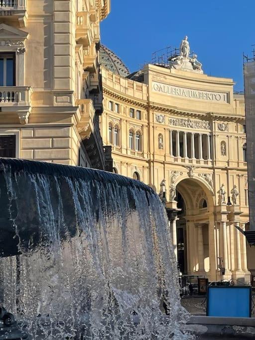 Re Gallo Luxury Apartment Plebiscito In Via Chiaia Napoli Bagian luar foto