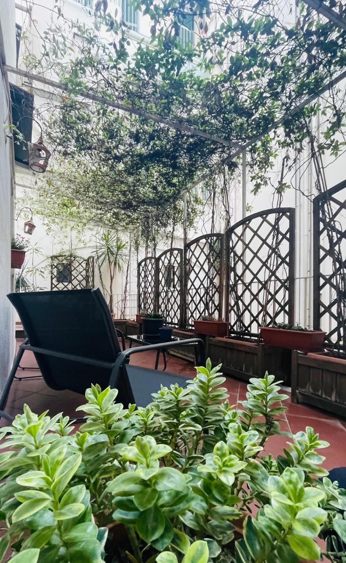 Re Gallo Luxury Apartment Plebiscito In Via Chiaia Napoli Bagian luar foto